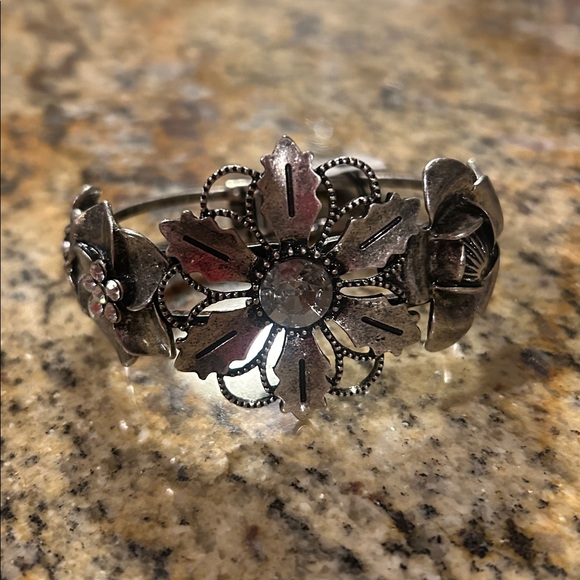 Cookie Lee Jewelry - Floral Silver Bracelet Cuff